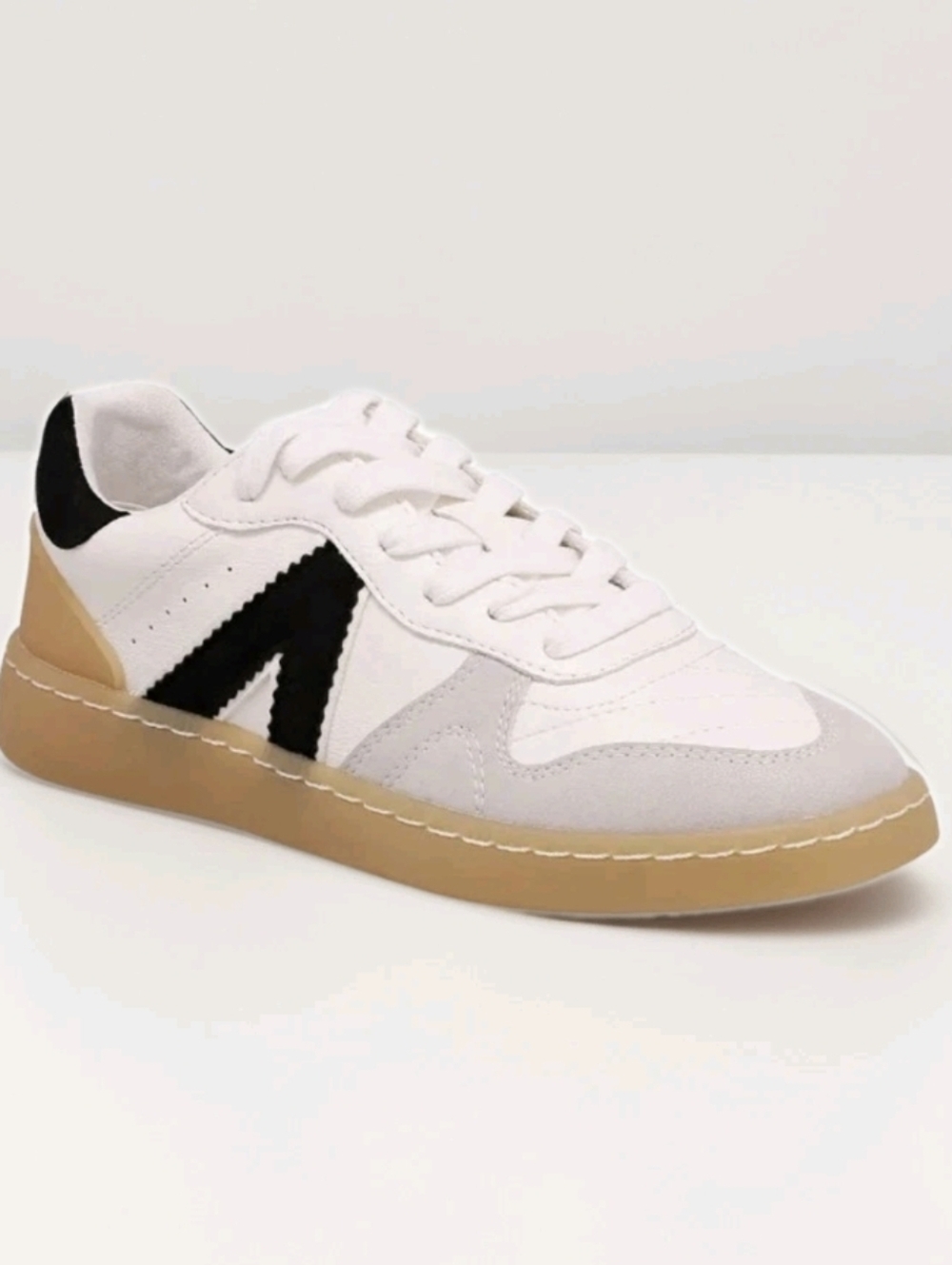 MIA Vesta Sneakers White Lace Up Casual Shoes Athleisure Women's Sz 7.5